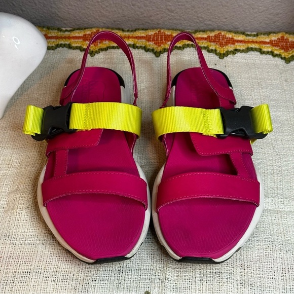 Sorel Kinetic Impact Pink & Neon Yellow Outdoor Performance Sling Sandals sz 6 - Picture 5 of 9